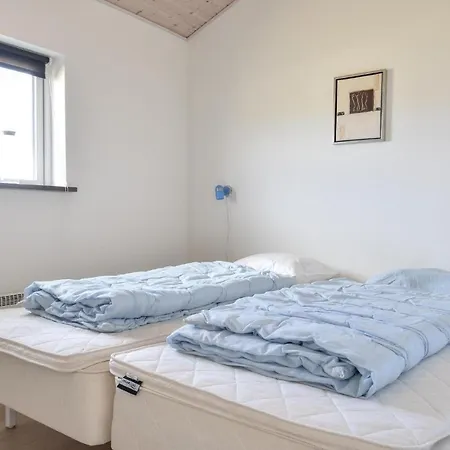Dom wakacyjny Four-bedroom Holiday In Harboore