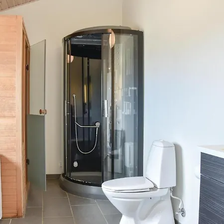 Dom wakacyjny Four-bedroom Holiday In Harboore *