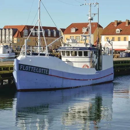 Four-bedroom Holiday In Harboore *